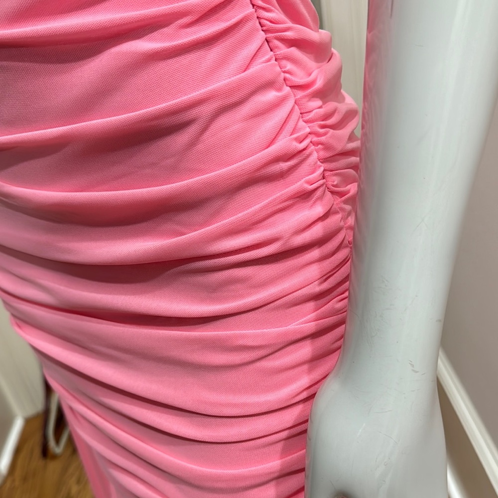 Elliatt Pink One-Shoulder Bodycon Dress - Picture 3 of 6
